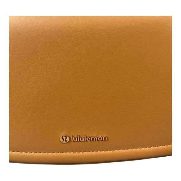 Lululemon Cactus Leather Mini Bag With Clippable Pouch 1.2L Chestnut - Picture 3 of 16